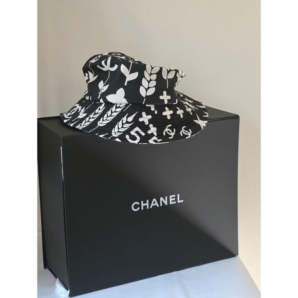 Chanel Black Interlocking CC Printed bucket hat M sz main image 7